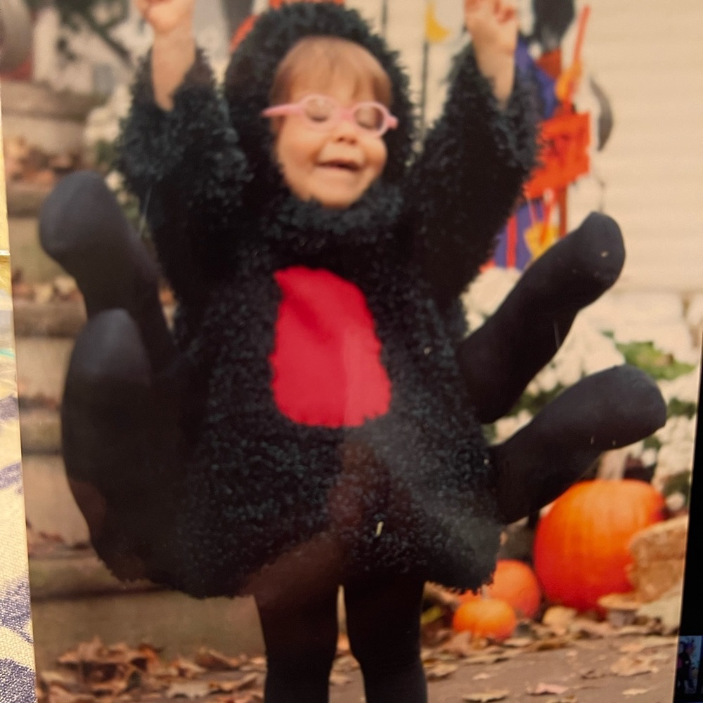 Meet your Posher, be sure to bundle to save❤️